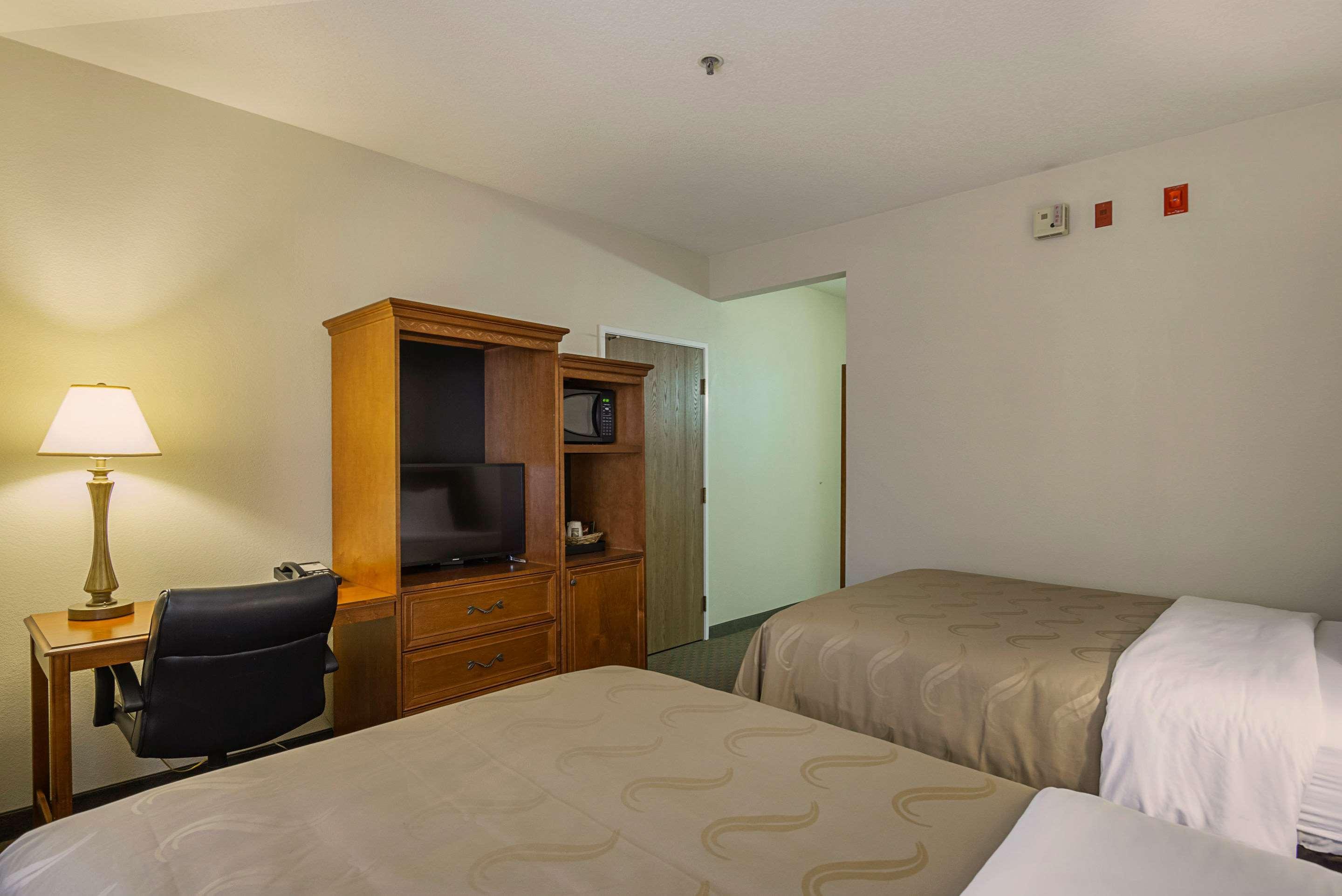 Quality Inn Fresno Yosemite Airport Buitenkant foto