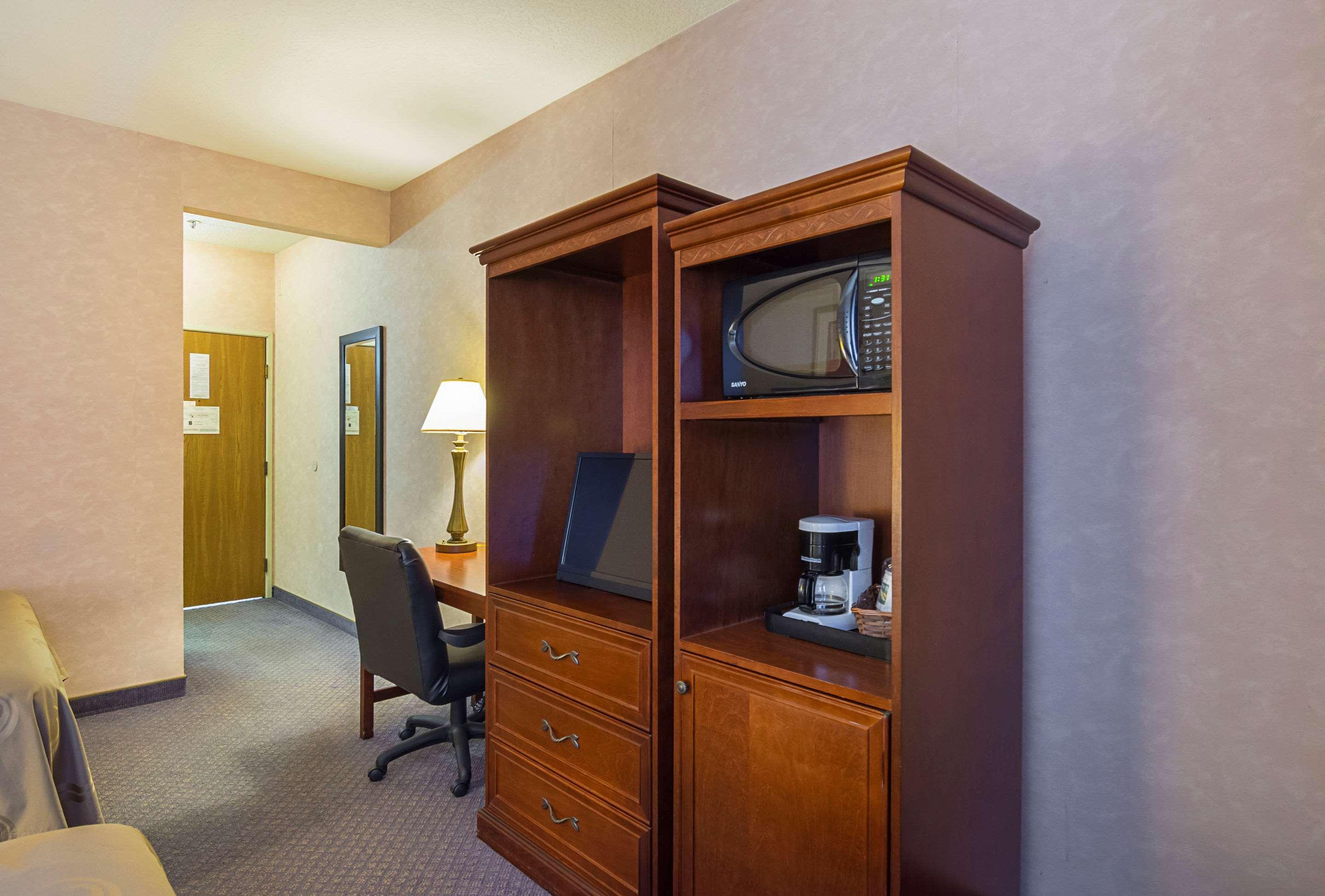Quality Inn Fresno Yosemite Airport Buitenkant foto