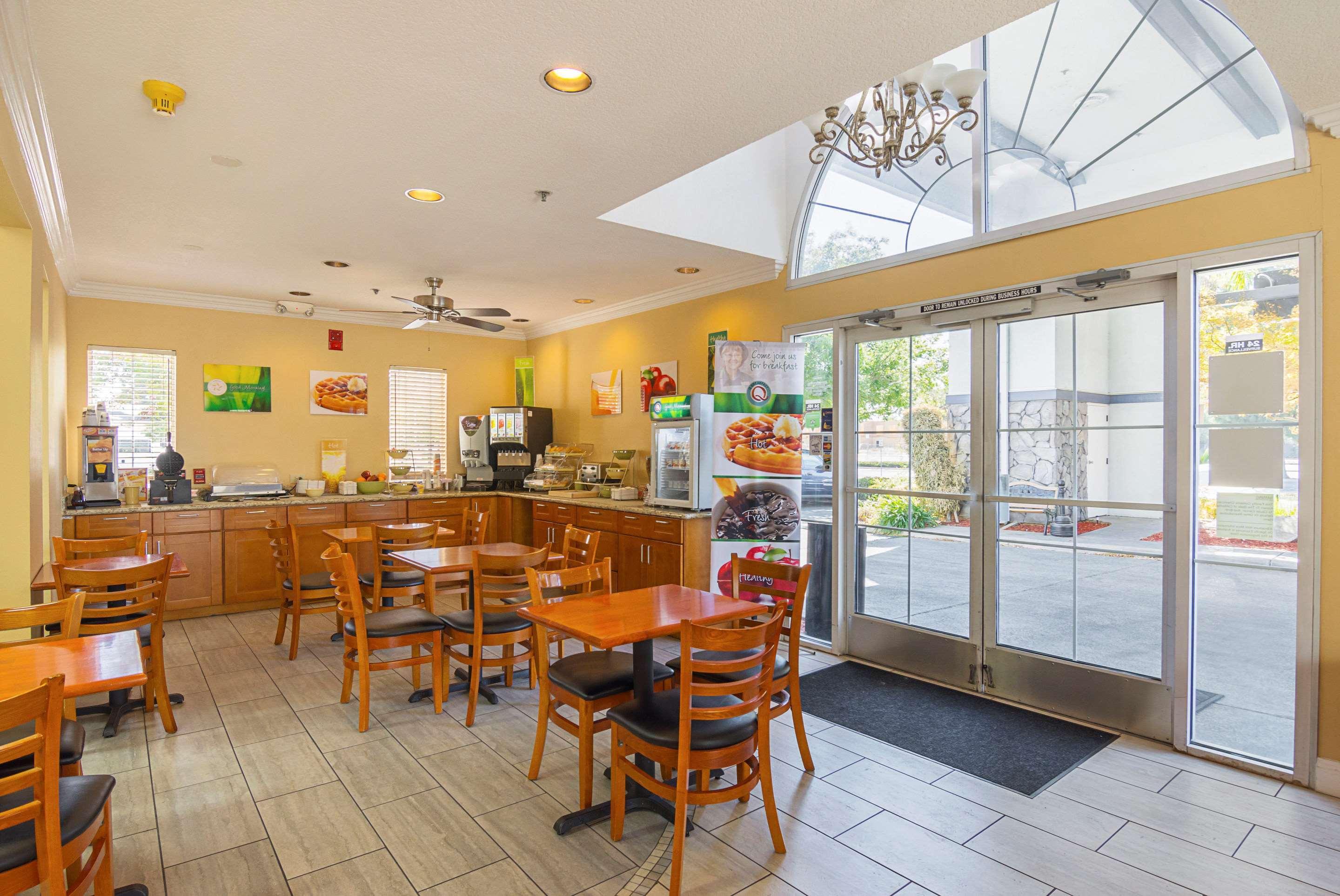 Quality Inn Fresno Yosemite Airport Buitenkant foto
