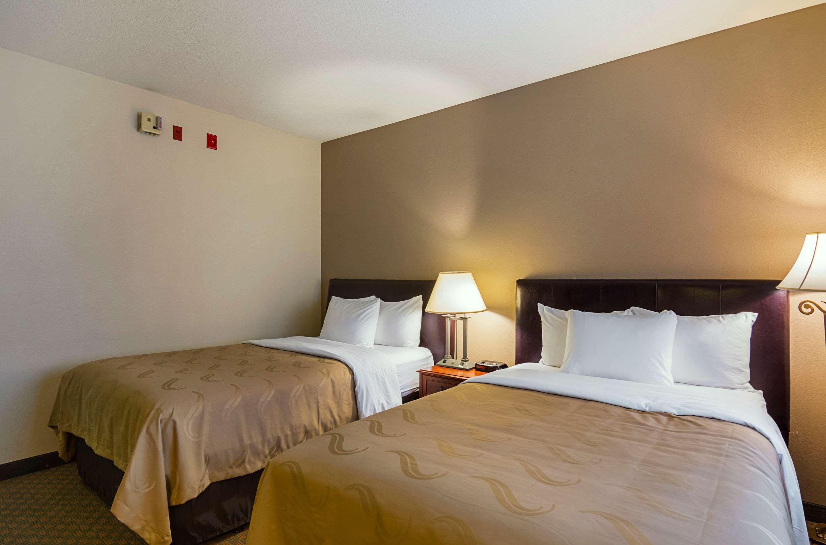 Quality Inn Fresno Yosemite Airport Buitenkant foto