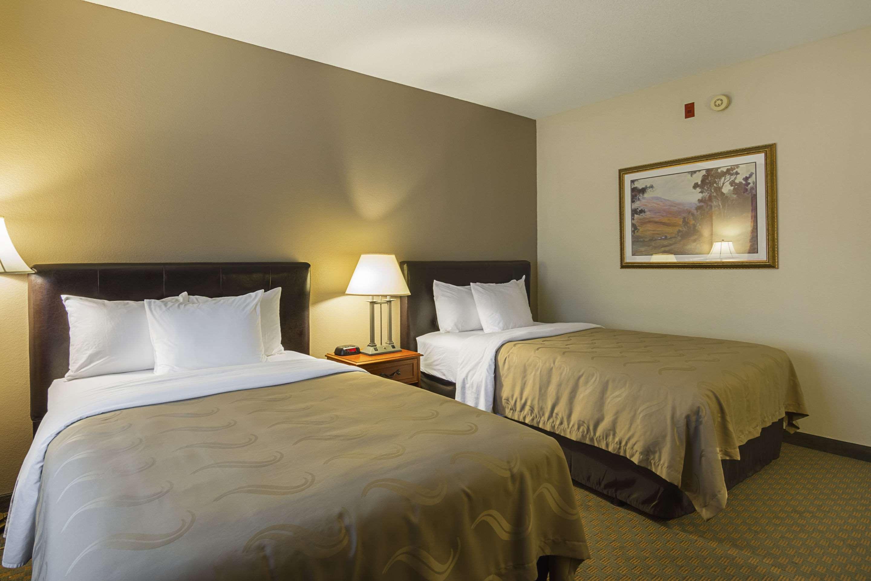 Quality Inn Fresno Yosemite Airport Buitenkant foto