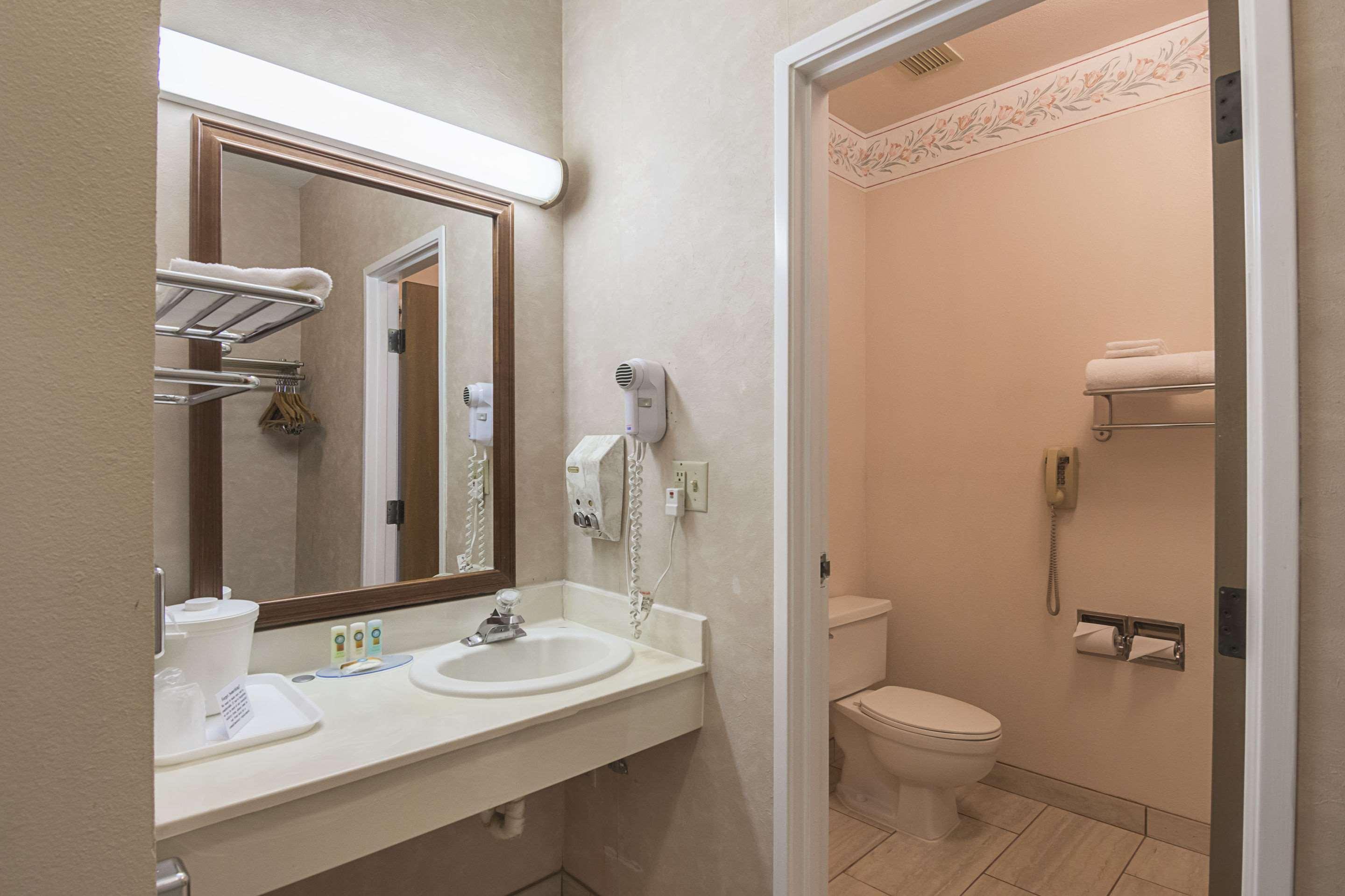 Quality Inn Fresno Yosemite Airport Buitenkant foto