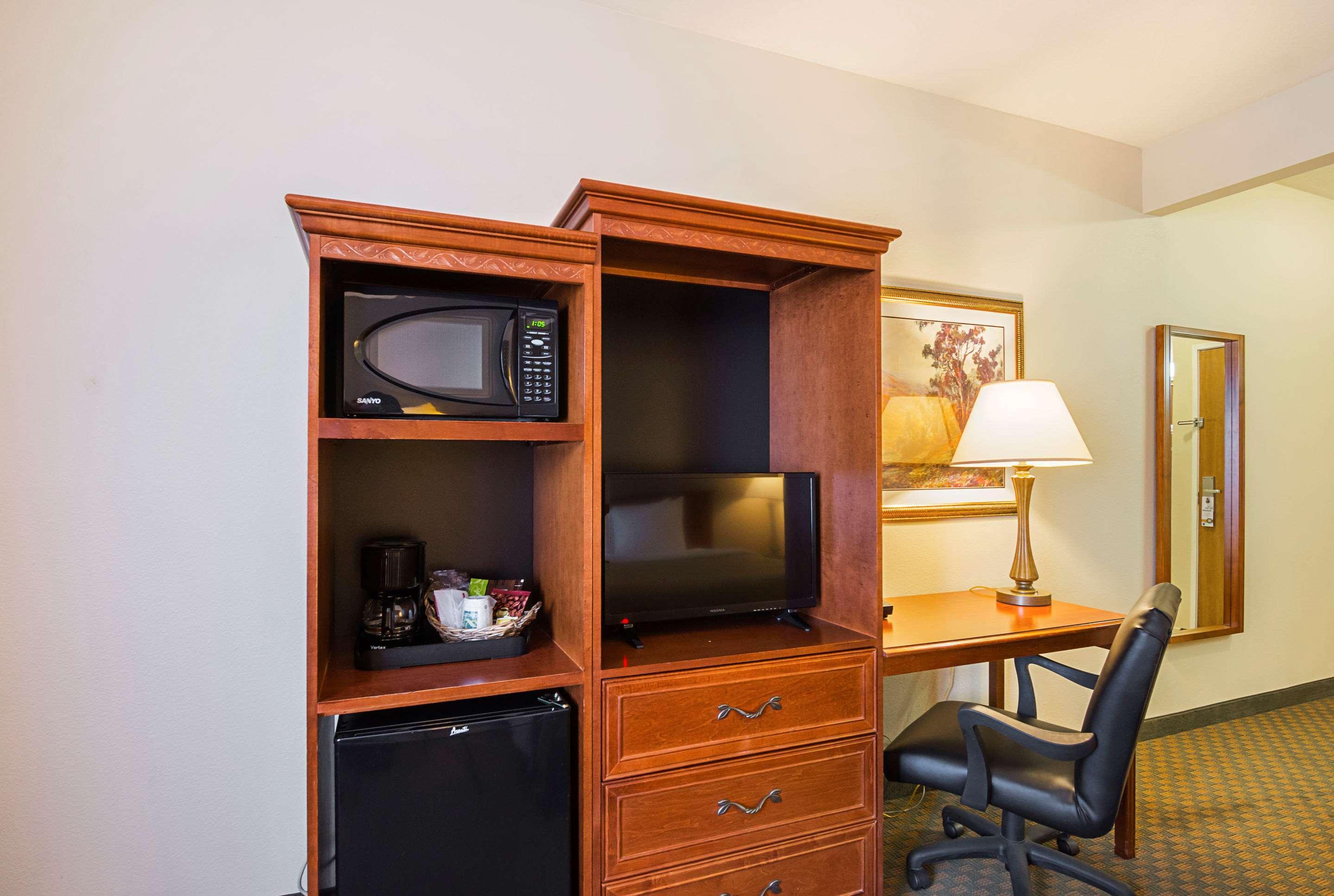 Quality Inn Fresno Yosemite Airport Buitenkant foto