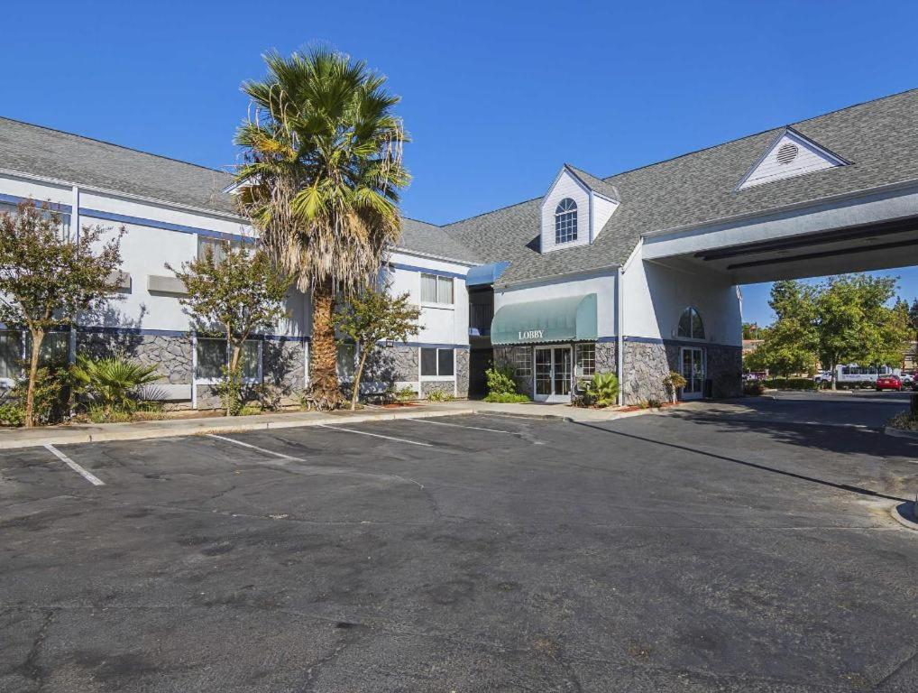 Quality Inn Fresno Yosemite Airport Buitenkant foto
