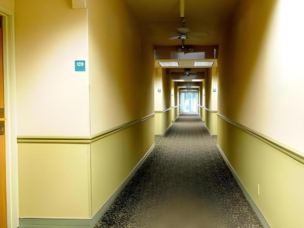 Quality Inn Fresno Yosemite Airport Buitenkant foto