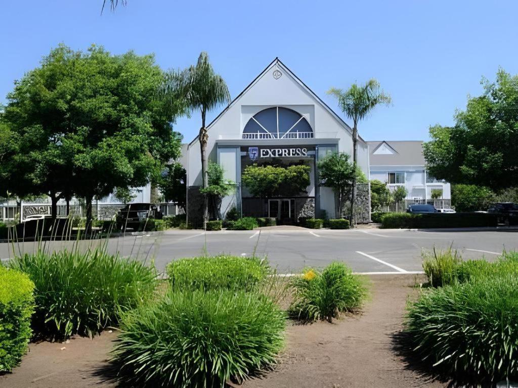 Quality Inn Fresno Yosemite Airport Buitenkant foto