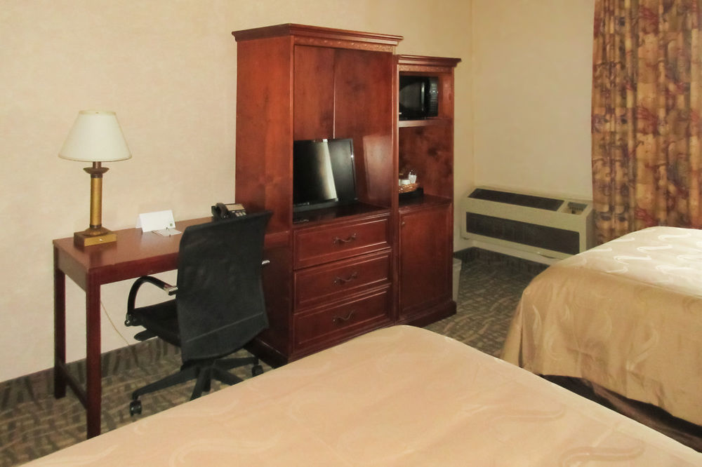 Quality Inn Fresno Yosemite Airport Buitenkant foto