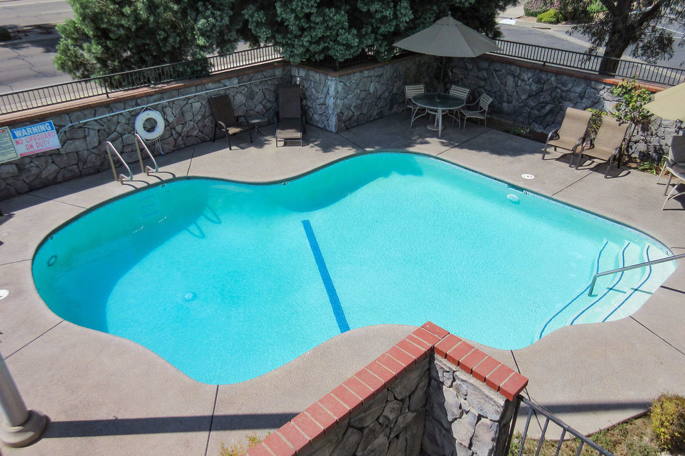 Quality Inn Fresno Yosemite Airport Buitenkant foto